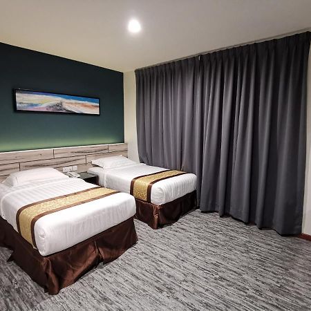 Meriton Inn Kuantan Exterior photo