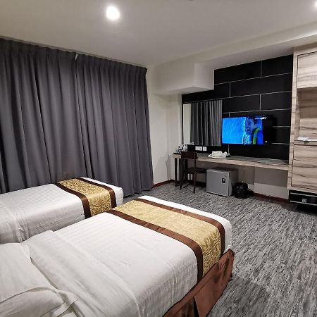 Meriton Inn Kuantan Exterior photo