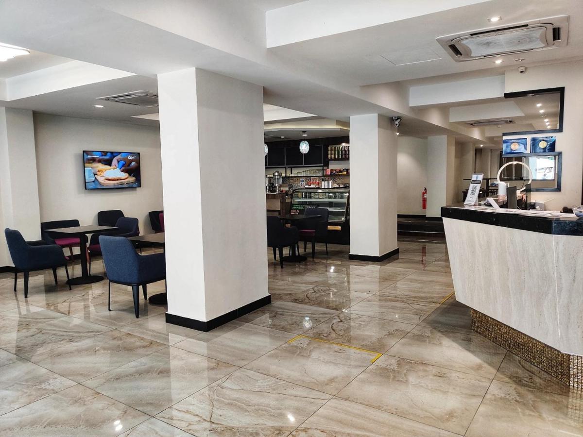 Meriton Inn Kuantan Exterior photo