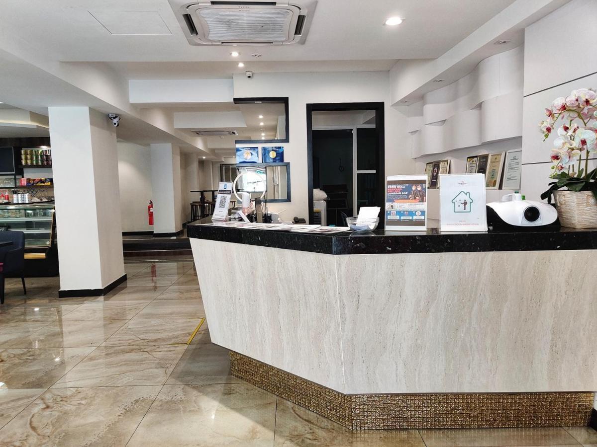 Meriton Inn Kuantan Exterior photo