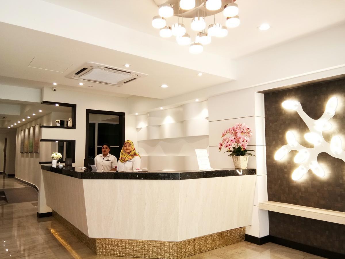 Meriton Inn Kuantan Exterior photo