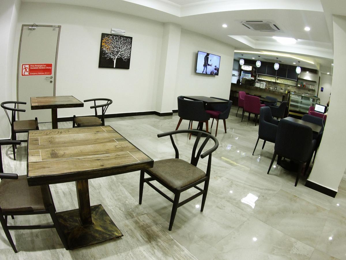 Meriton Inn Kuantan Exterior photo